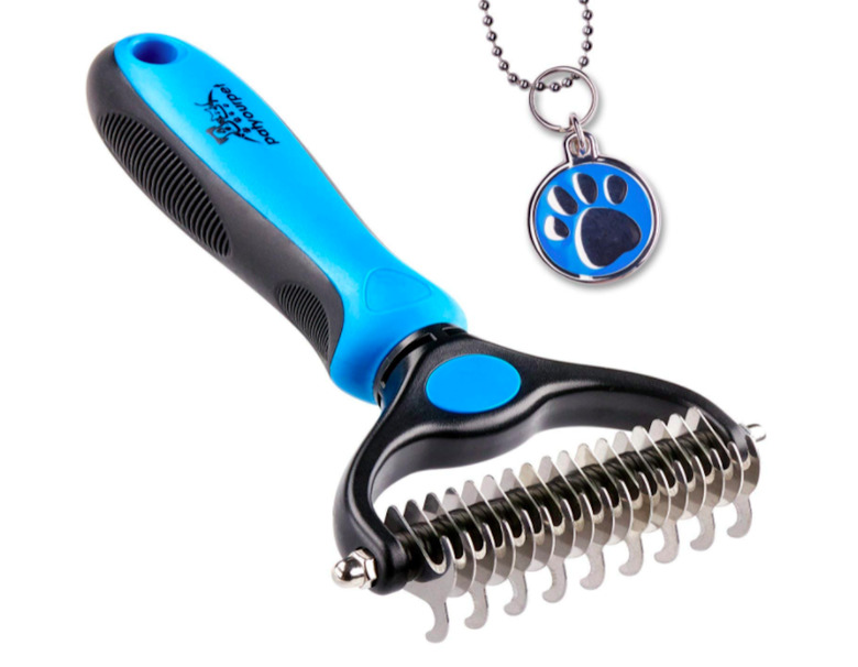 Pat Your Pet Deshedding Brush in blue with matching dog tag/key chain.