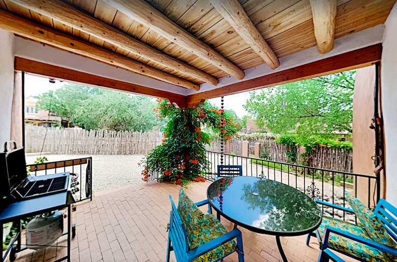 A view of the covered patio and grill at Casa Colibri in Santa Fe
