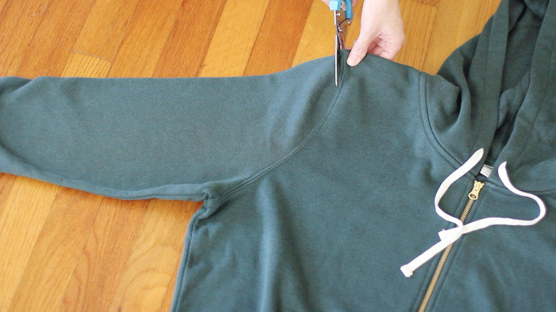 Cutting off sleeve