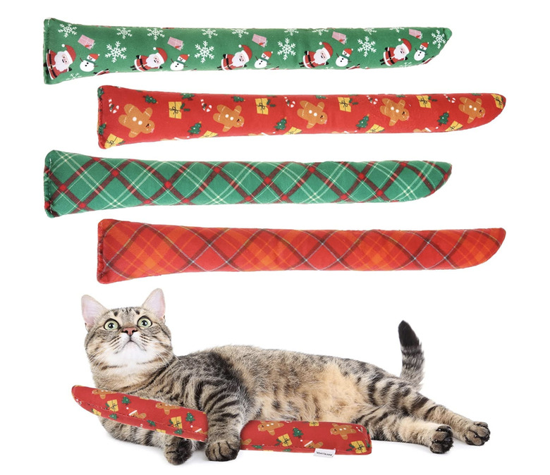 Christmas-patterened cat kicker toys