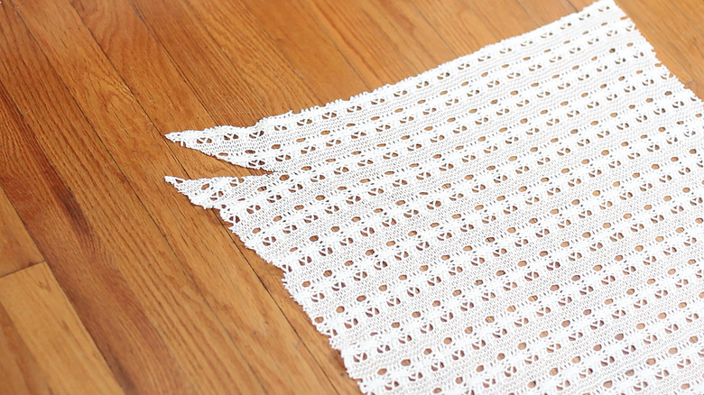 Slit cut in corner of fabric