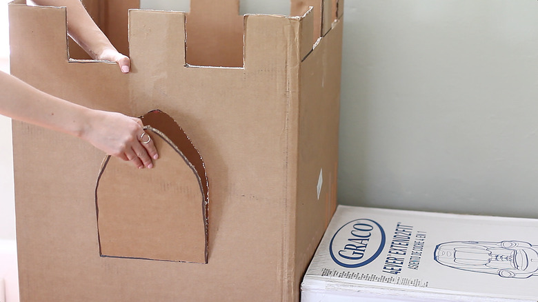 Cutting window arches in box