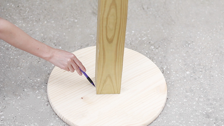 tracing around fence post